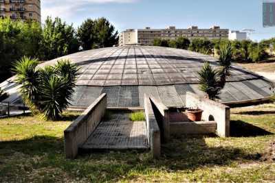Un'astronave nelle campagne di Loseto: � la cupola della chiesa del Salvatore